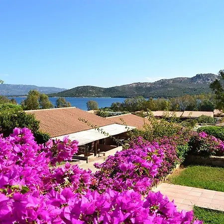 Hotel apartamentowy Porto Mannu 3*